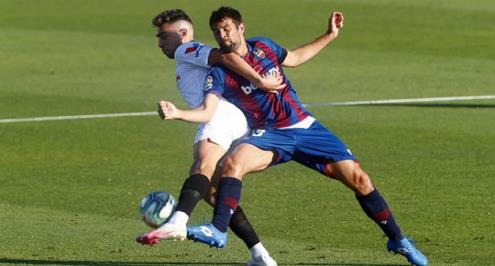 ليفانتي يخطف تعادلًا قاتلًا مع اشبيلية بالدوري الإسباني